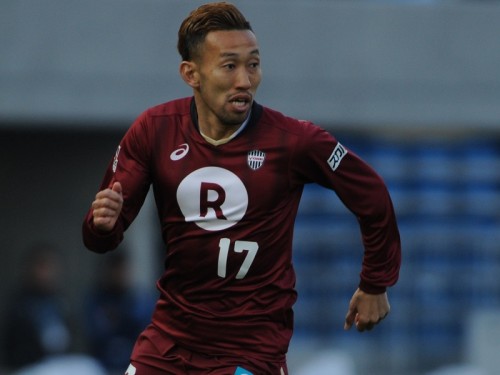 KAWASAKI, JAPAN - MARCH 14:  (EDITORIAL USE ONLY) Hideo Tanaka #17 of Vissel Kobe in action during the J.League match between Kawasaki Frontale and Vissel Kobe at Todoroki Stadium on March 14, 2015 in Kawasaki, Kanagawa, Japan.  (Photo by Masashi Hara/Getty Images)