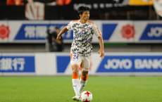 KASHIMA, JAPAN - AUGUST 19:  Chikashi Masuda of Shimizu S-Pulse in action during the J.League J1 match between Kashima Antlers and Shimizu S-Pulse at Kashima Soccer Stadium on August 19, 2017 in Kashima, Ibaraki, Japan.  (Photo by Hiroki Watanabe - JL/Getty Images for DAZN)