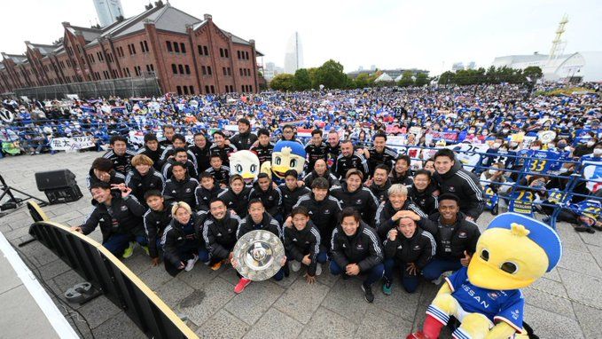 横浜F・マリノスがJ1優勝報告会を開催　約5000人のサポーター集まる
