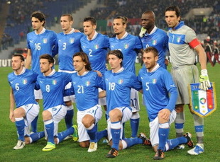 Italy-12-13-PUMA-home-kit-blue-white-blue-line-up